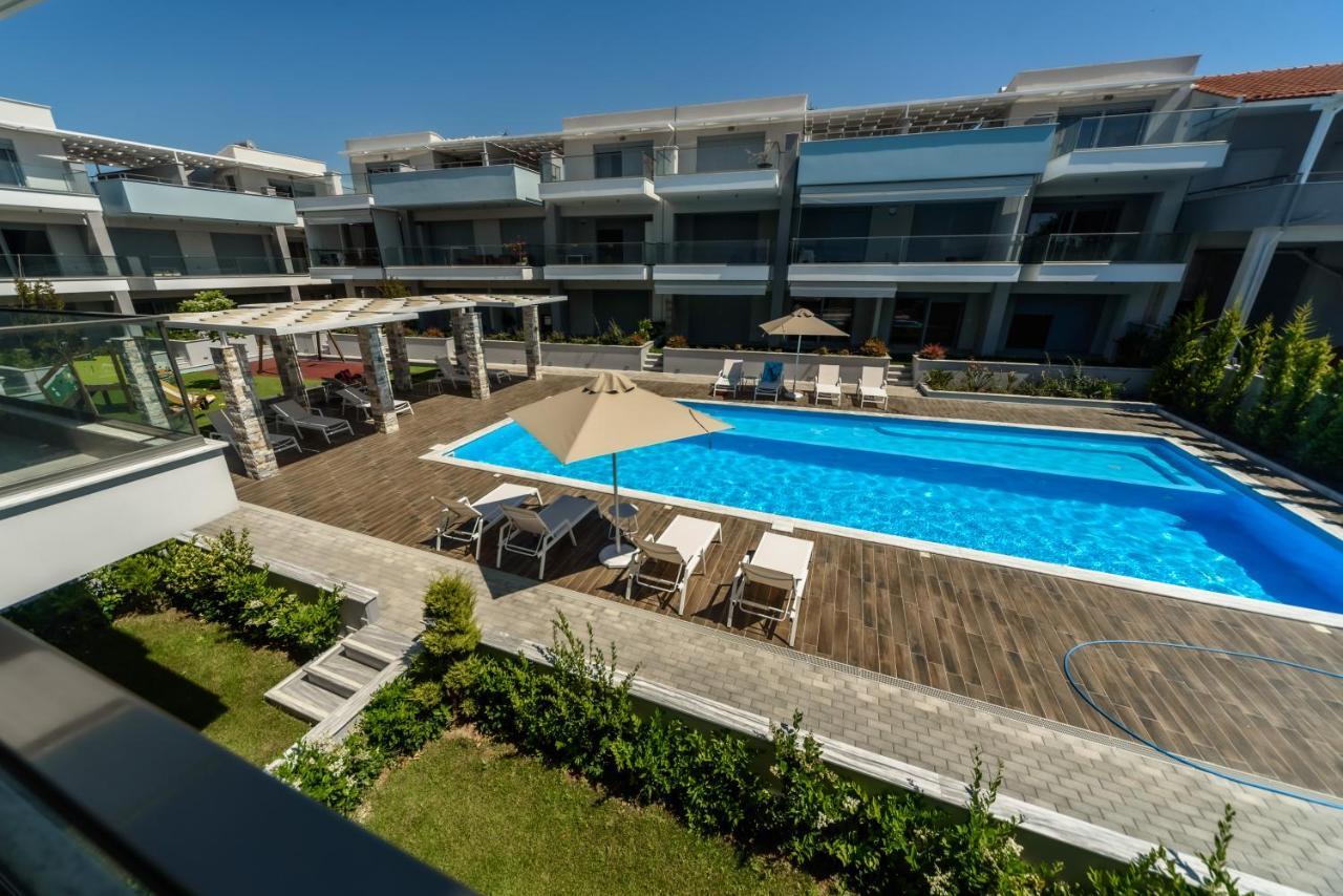 Itaka Familiy Apartments - Halkidiki Suites Com Nikiti  Bagian luar foto