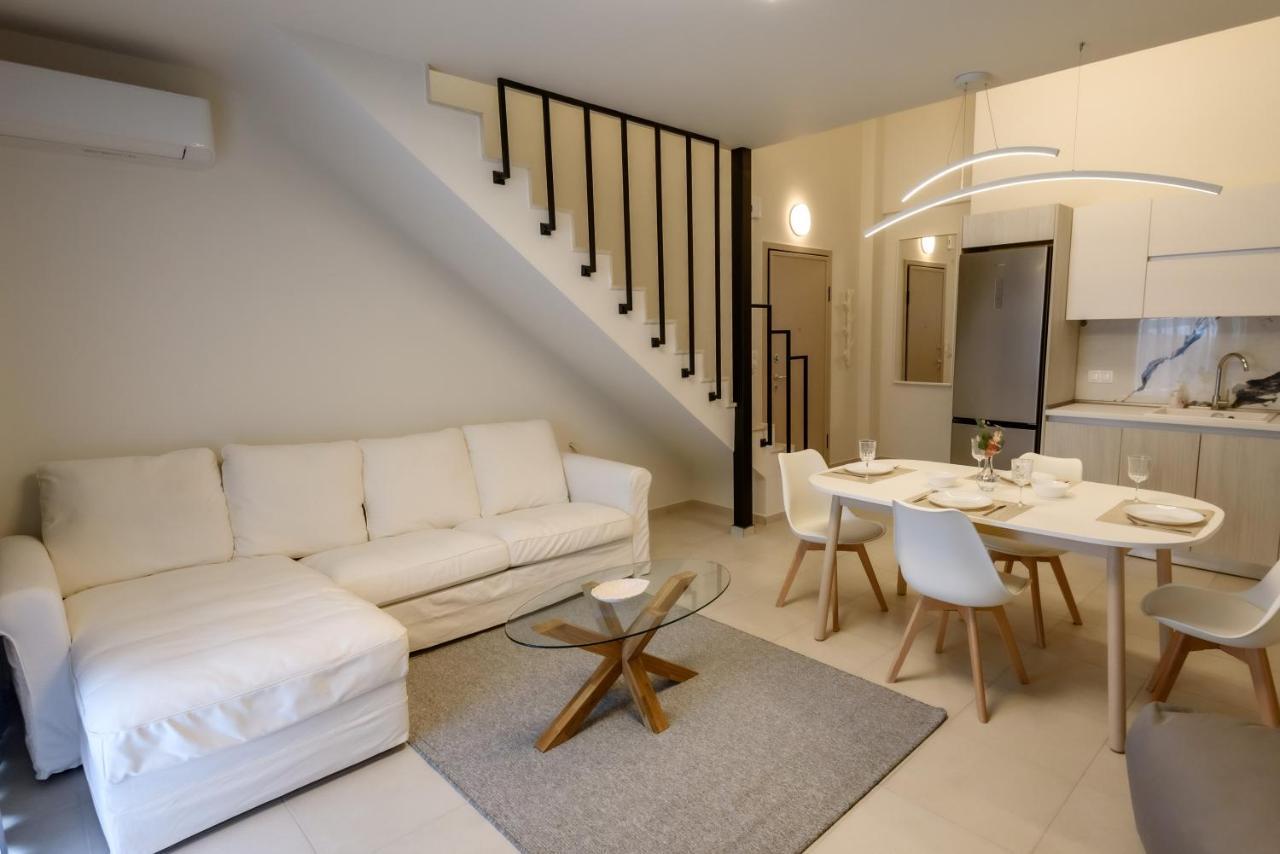 Itaka Familiy Apartments - Halkidiki Suites Com Nikiti  Bagian luar foto